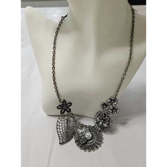 Retired Premier Design Chunky Art Deco Floral Medallion Statement Necklace - Picture 3 of 7